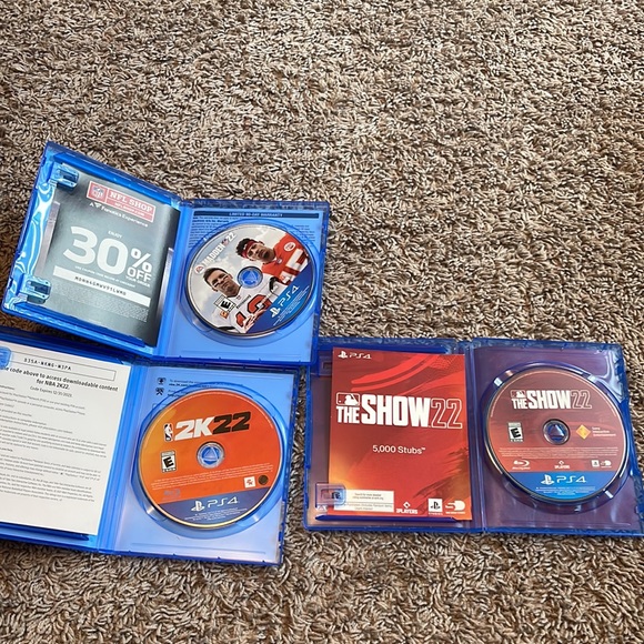Ps4 video game bundle includes NBA 2K22, madden 22, and MLB the show 22 - Picture 5 of 5